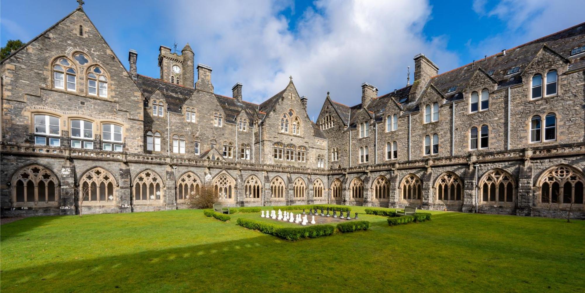 Abbey Church Upper North Aisle Luxury Self Catering 2 Bedroom Apartments Fort Augustus Exterior photo